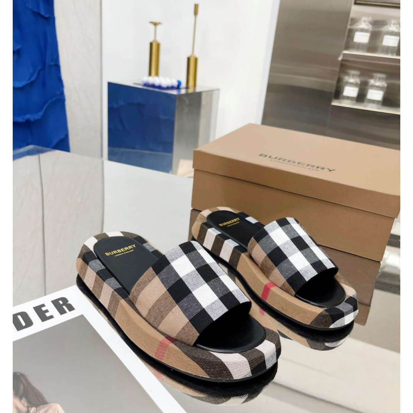 Burberry Check Print Slides - DesignerGu