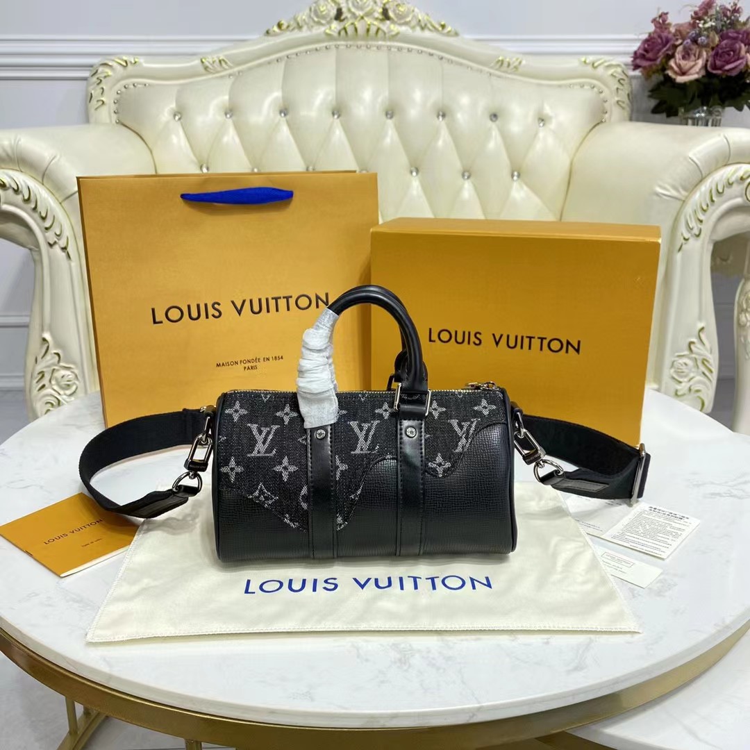 Louis Vuitton  Monogram Drip Handbag(21-12-9cm) - DesignerGu