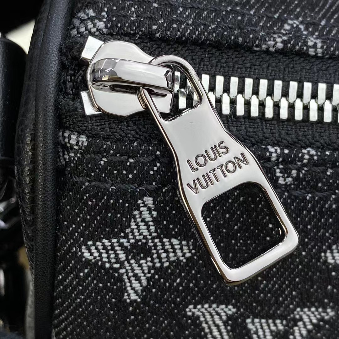 Louis Vuitton  Monogram Drip Handbag(21-12-9cm) - DesignerGu