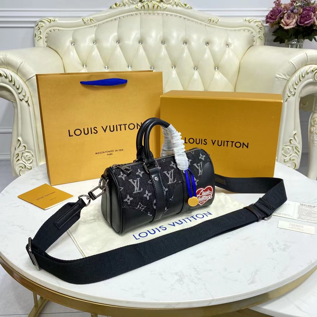 Louis Vuitton  Monogram Drip Handbag(21-12-9cm) - DesignerGu