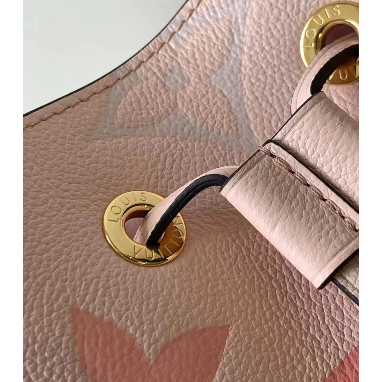Louis Vuitton Monogram Bucket Bag （20*20*13cm） - DesignerGu