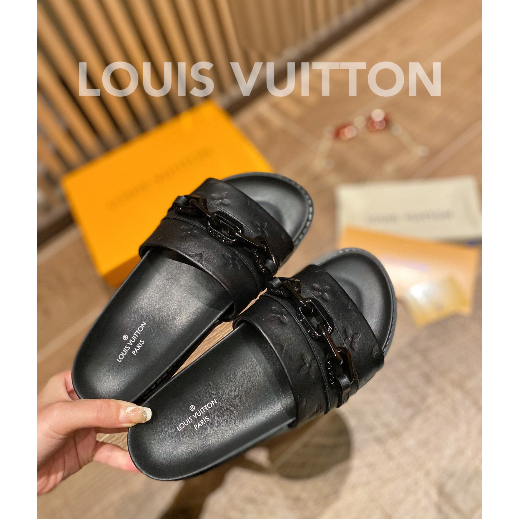 Louis Vuitton Monogram Slipper - DesignerGu