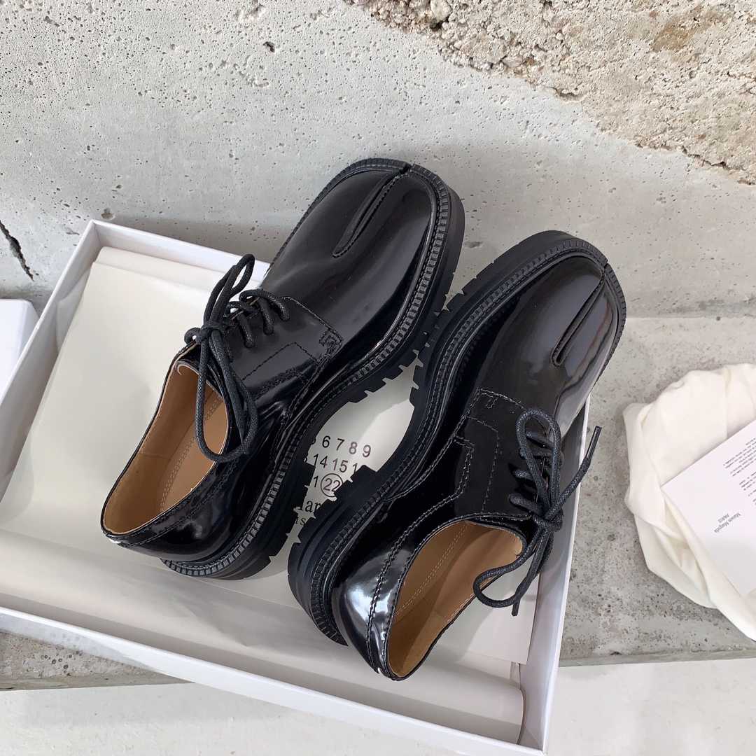 Maison Margiela Tabi Lace-Ups Loafers - DesignerGu