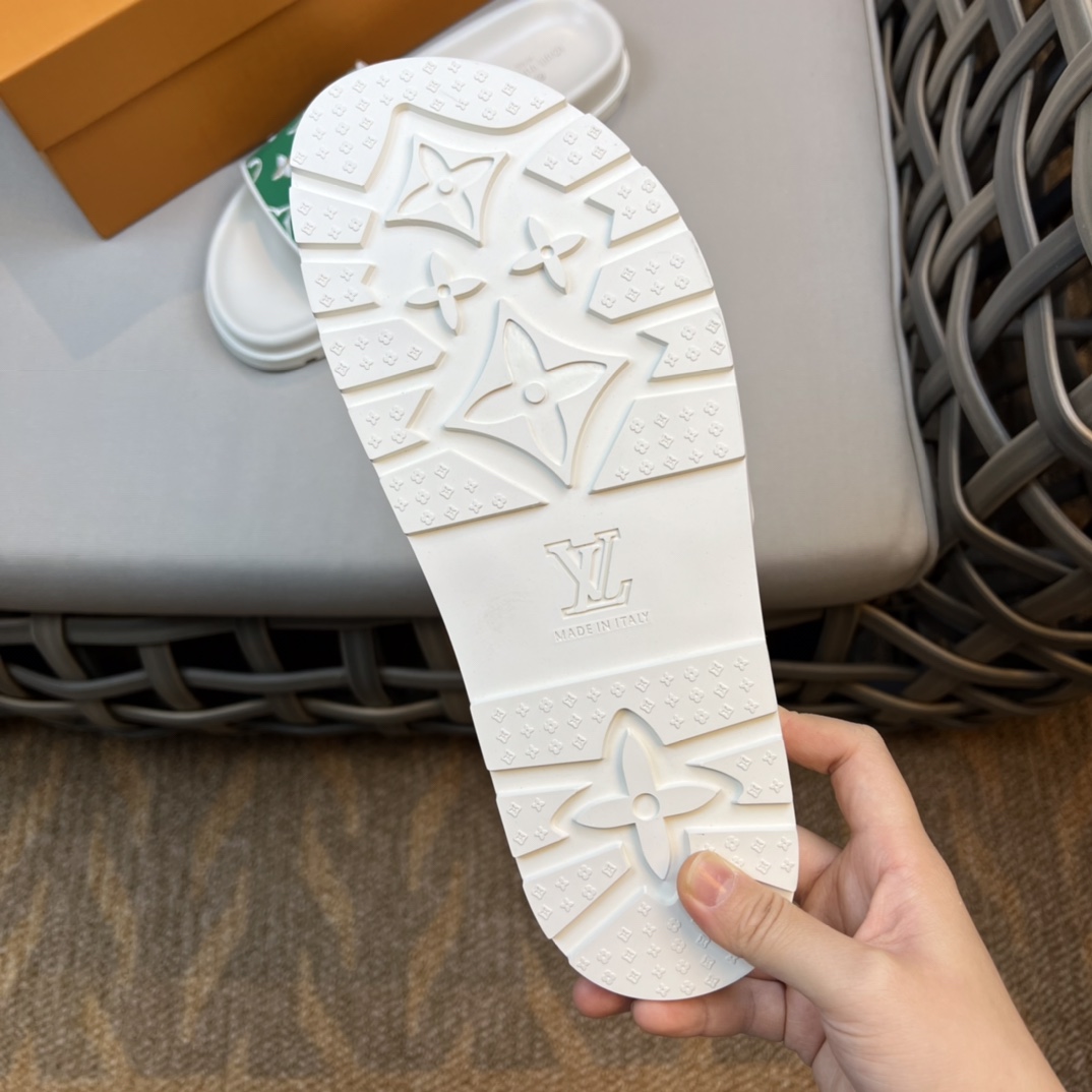 Louis Vuitton Monogram Sandals - DesignerGu