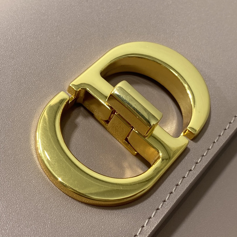 Dior 30 Montaigne Avenue Bag - DesignerGu