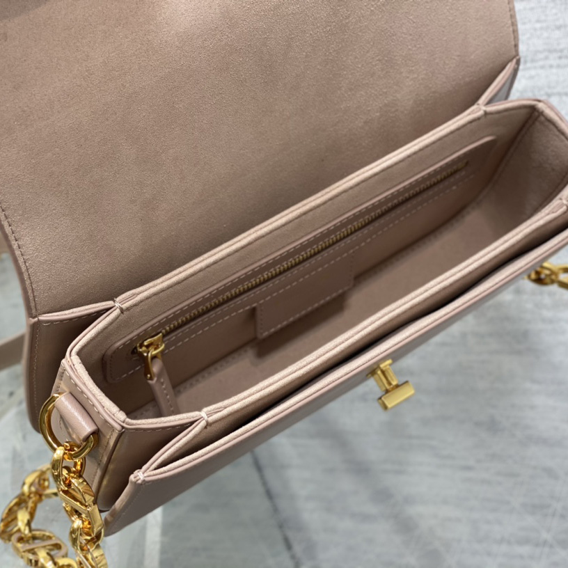 Dior 30 Montaigne Avenue Bag - DesignerGu