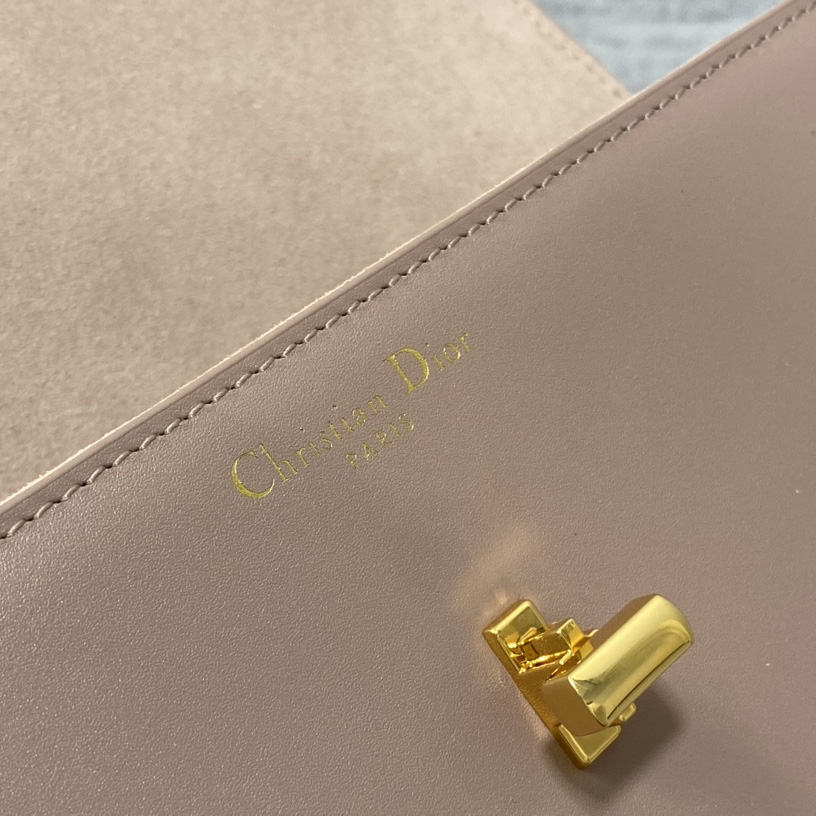 Dior 30 Montaigne Avenue Bag - DesignerGu