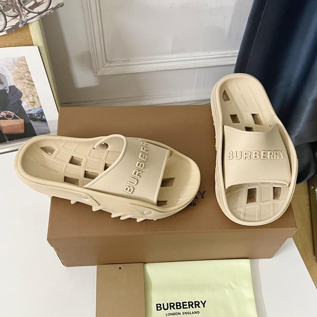 Burberry Bucklow logo slides - DesignerGu