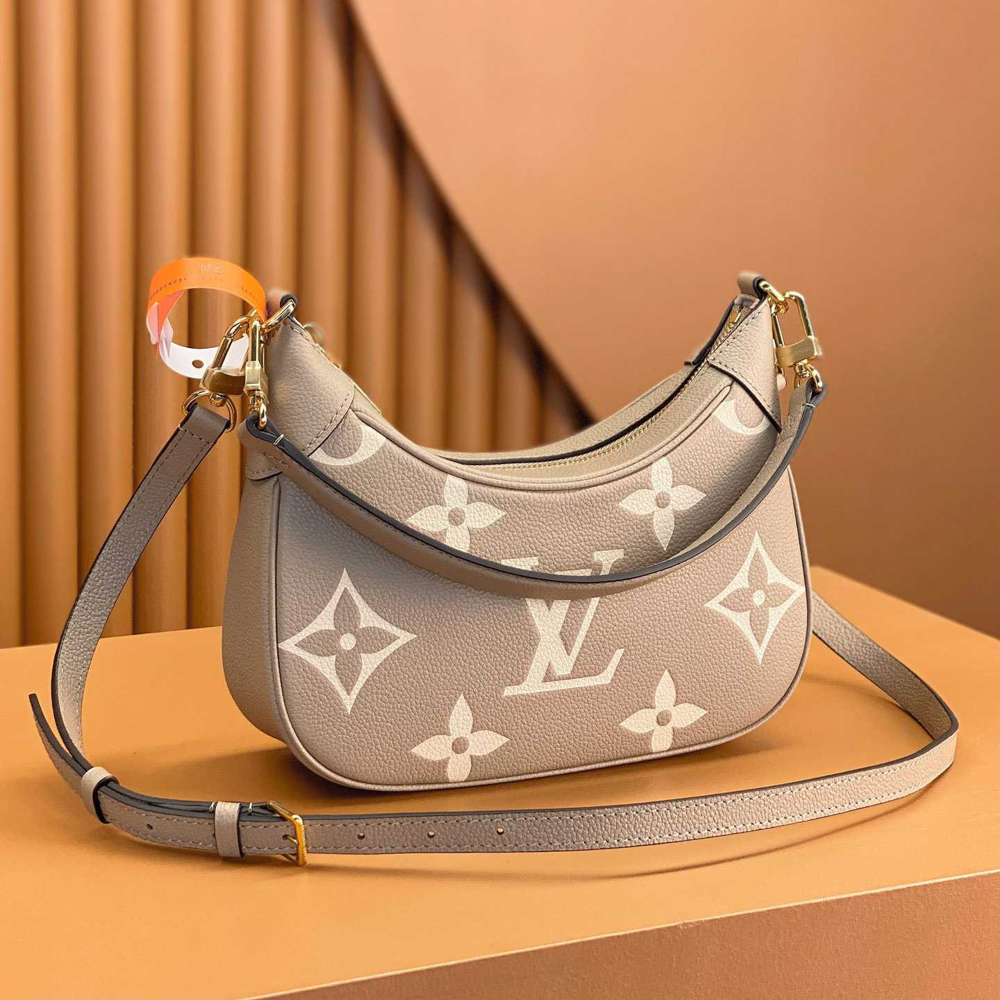 Louis Vuitton Bagatelle (24x18x7cm)      M46112 - DesignerGu