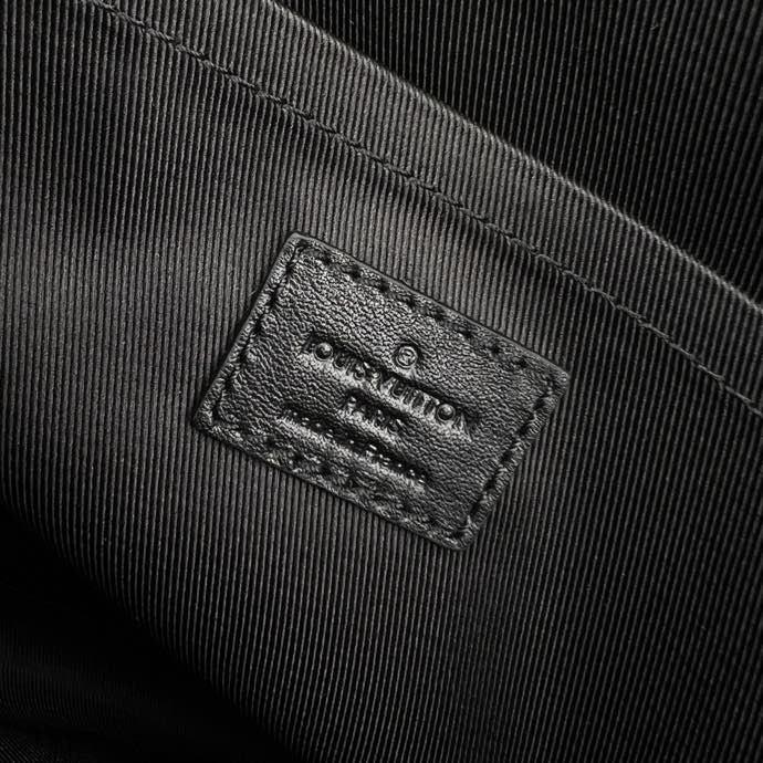 Louis Vuitton Monogram Pouch  (30-21.5-1cm)  m81570 - DesignerGu