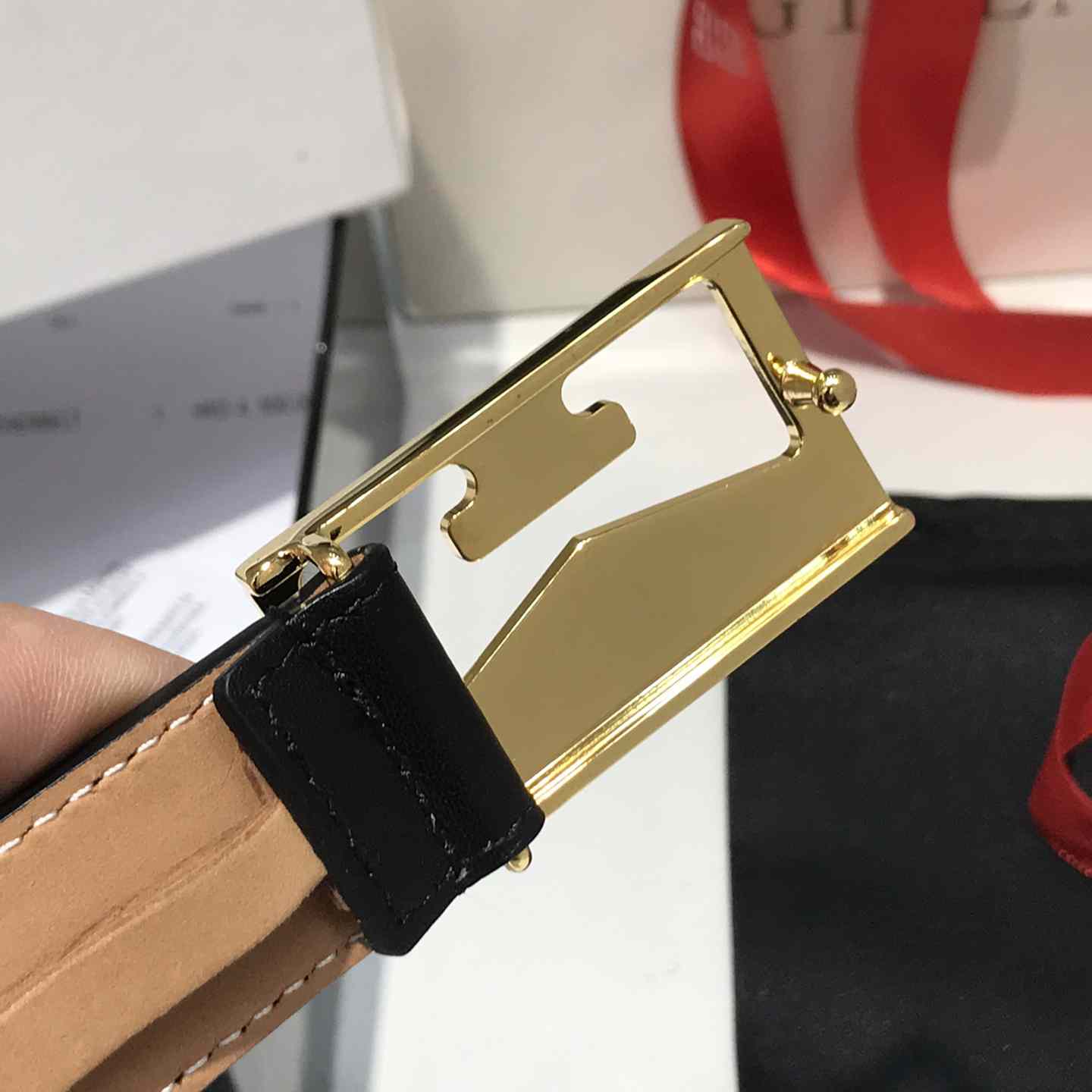 Givenchy  Leather Belt      30mm - DesignerGu