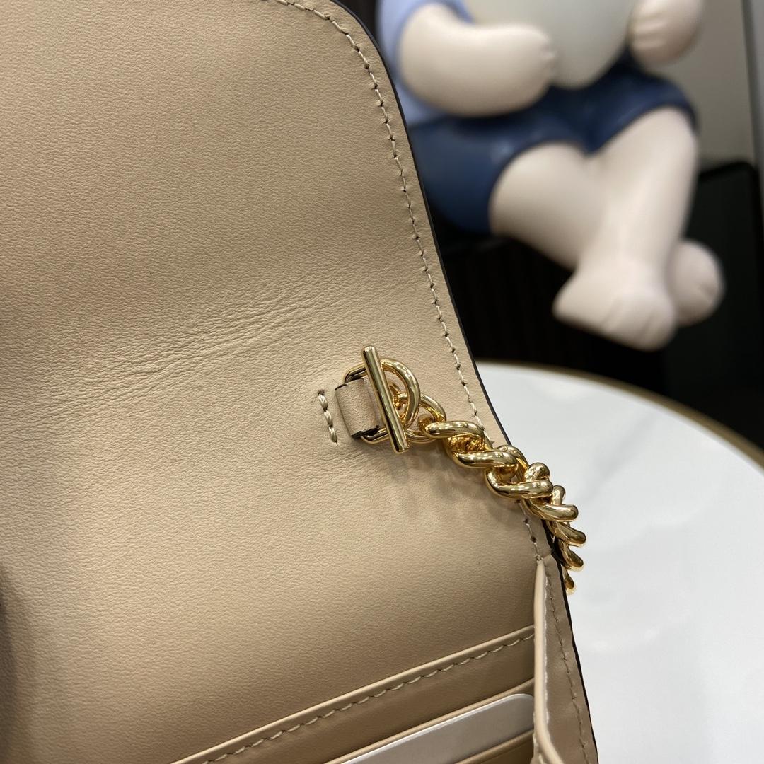 Gucci GG Chain Wallet - DesignerGu