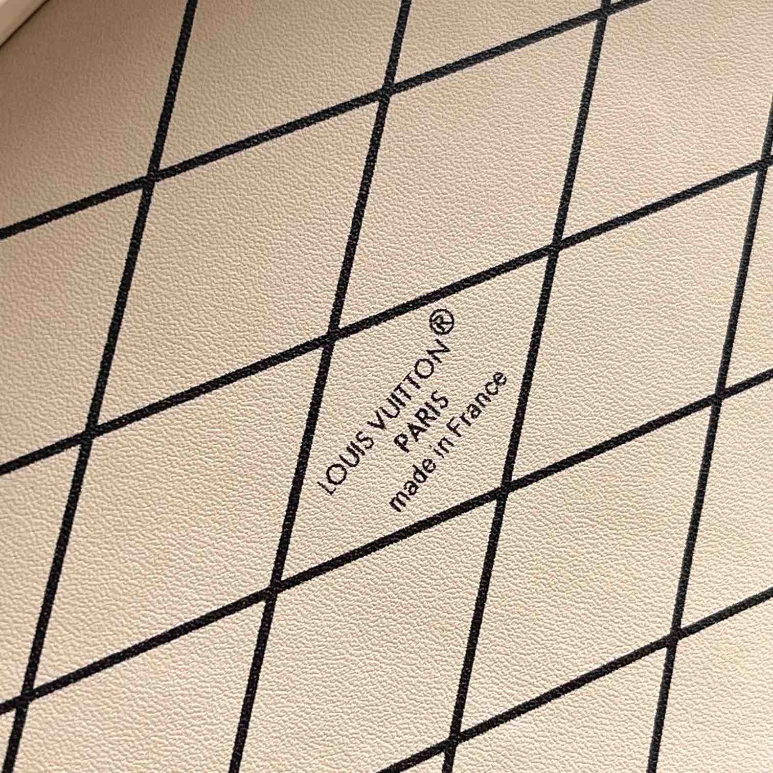 Louis Vuitton Ellis   M24843 - DesignerGu