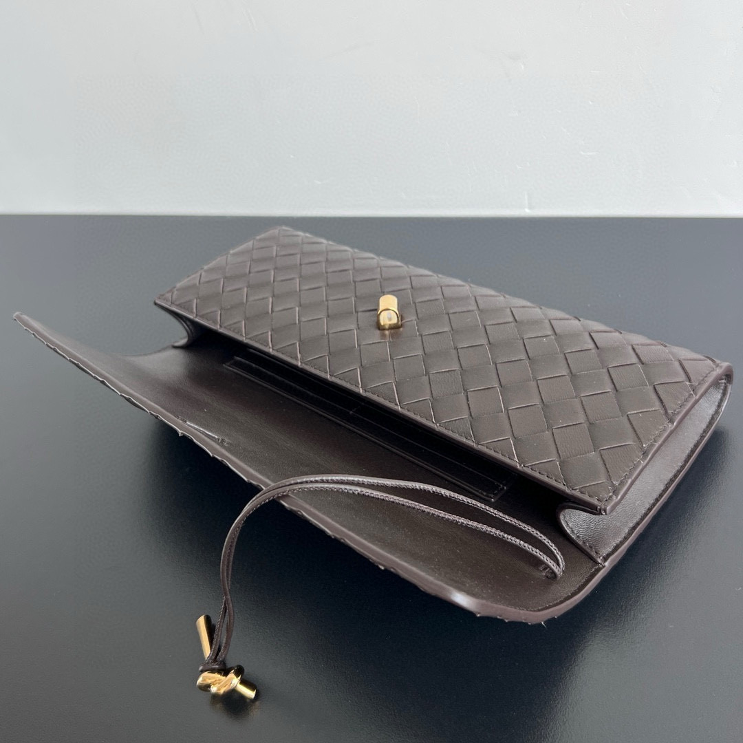 Bottega Veneta Long Clutch Andiamo With Handle - DesignerGu
