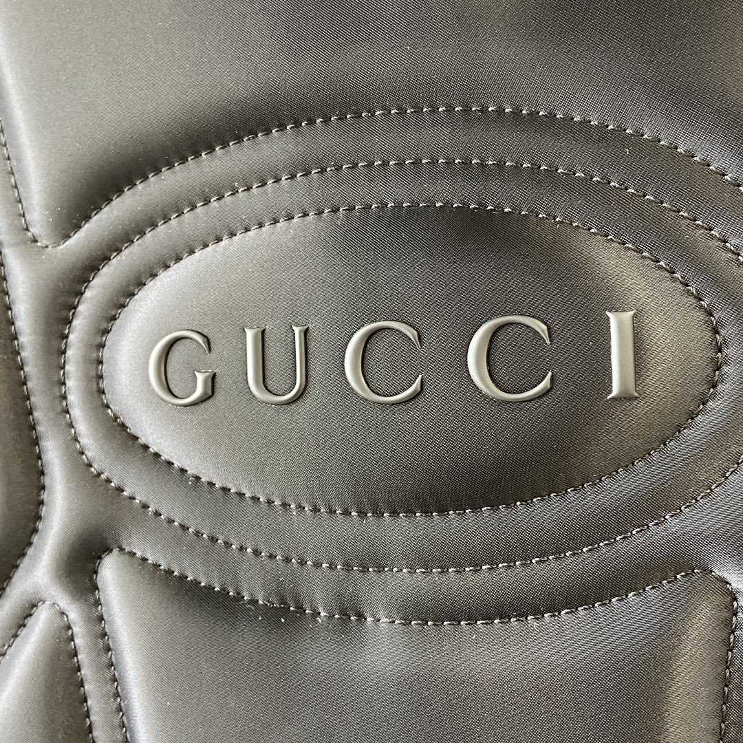Gucci Large Backpack With Gucci Logo - DesignerGu