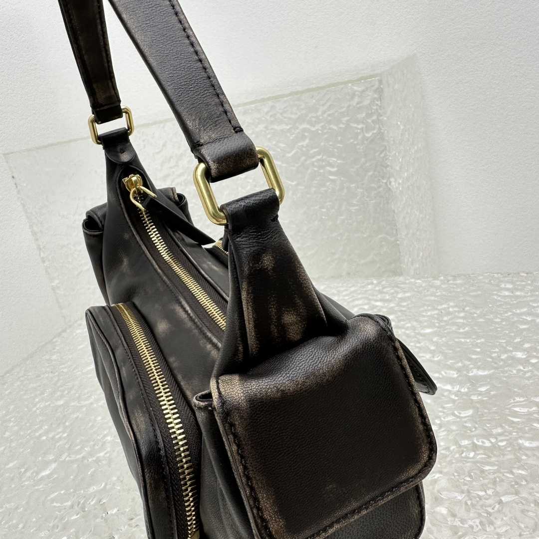 Miu Miu Nappa Leather Pocket Bag (21-12-6cm) - DesignerGu