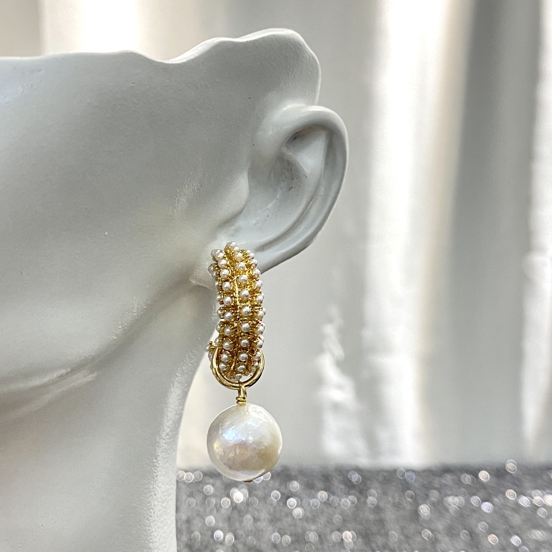 Dior Earrings - DesignerGu