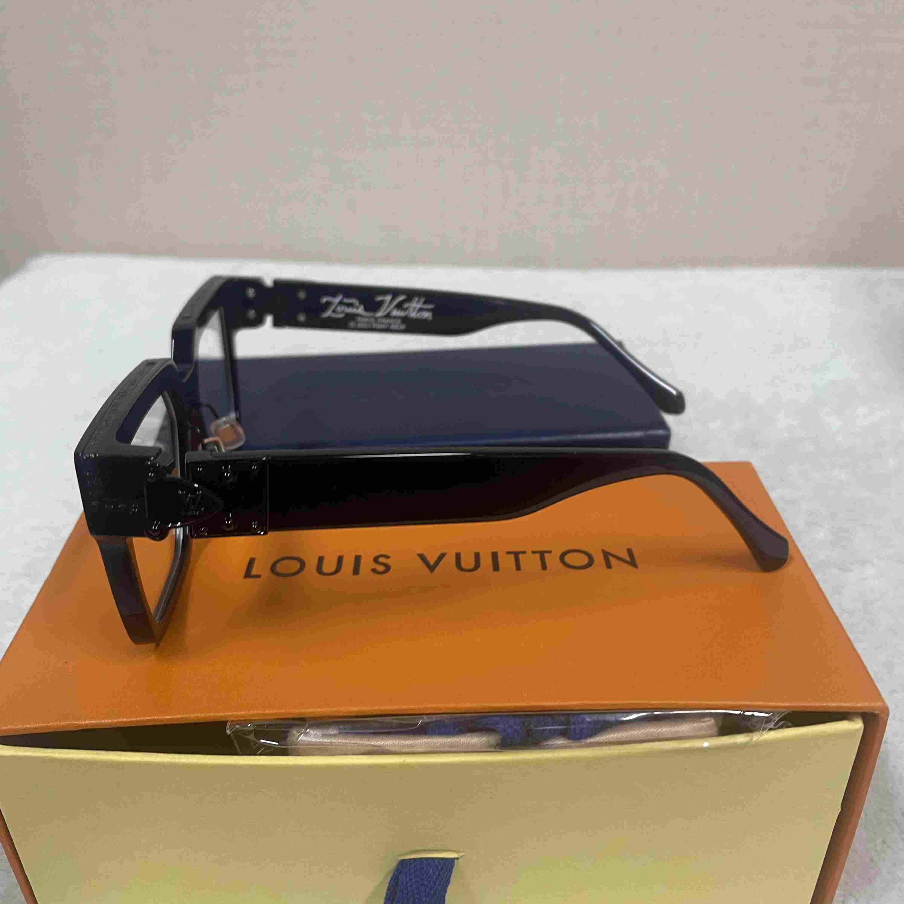 Louis Vuitton 1.1 Millionaires Square Sunglasses  - DesignerGu