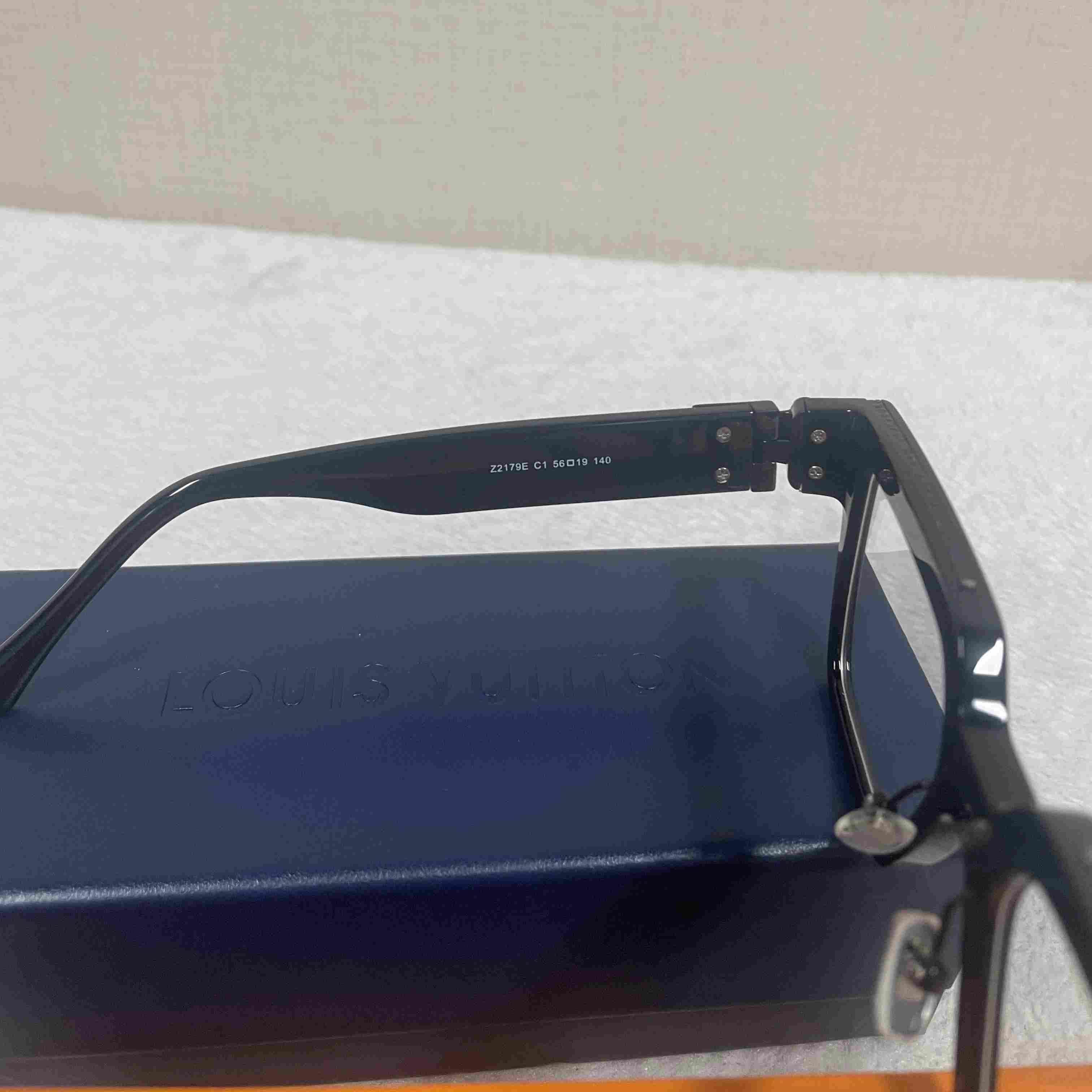 Louis Vuitton 1.1 Millionaires Square Sunglasses  - DesignerGu