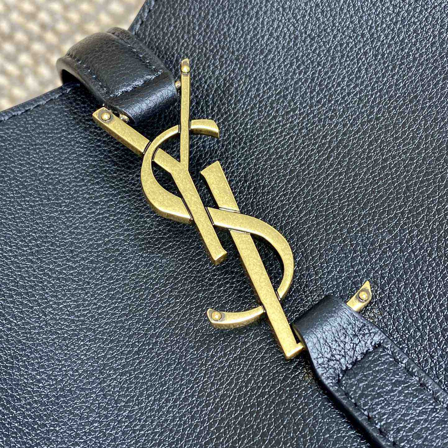 Saint Laurent LE 5 À 7 Supple Small In Grained Leather - DesignerGu