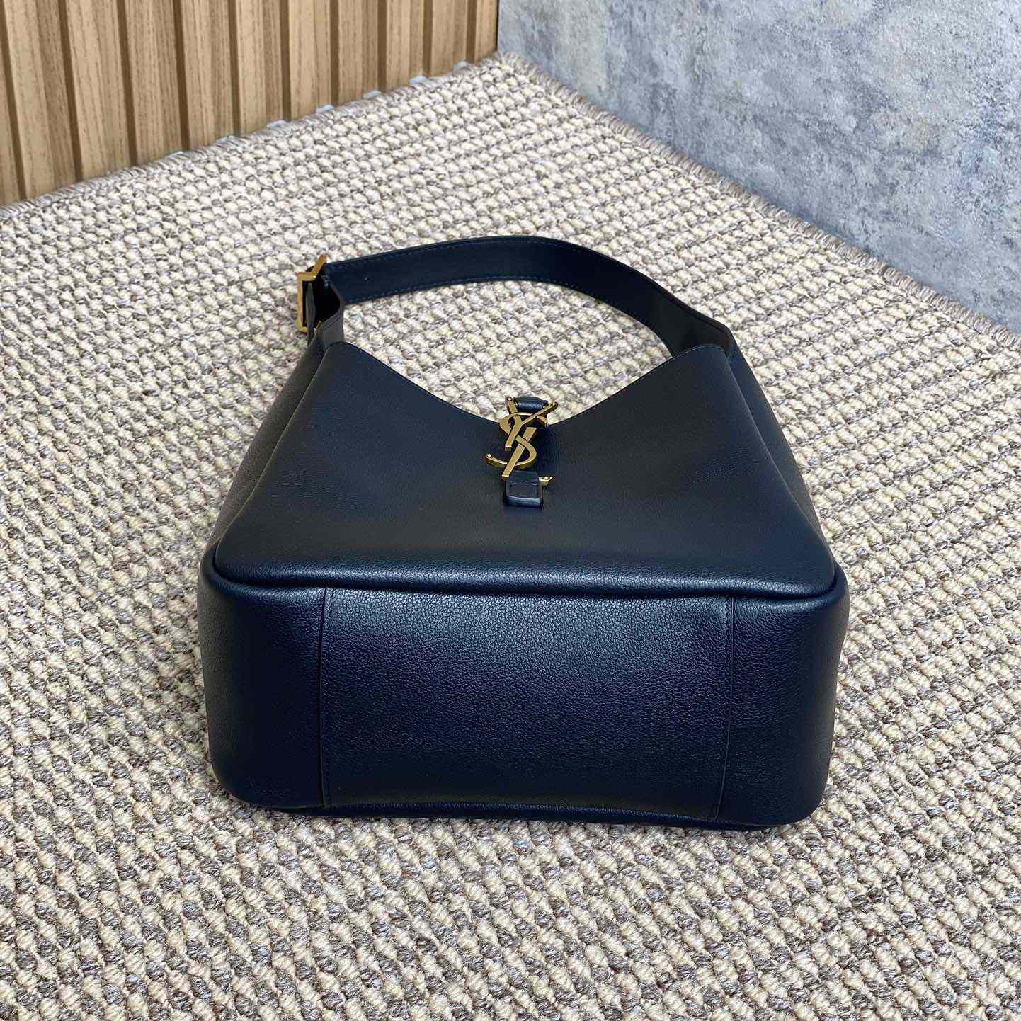 Saint Laurent LE 5 À 7 Supple Small In Grained Leather - DesignerGu