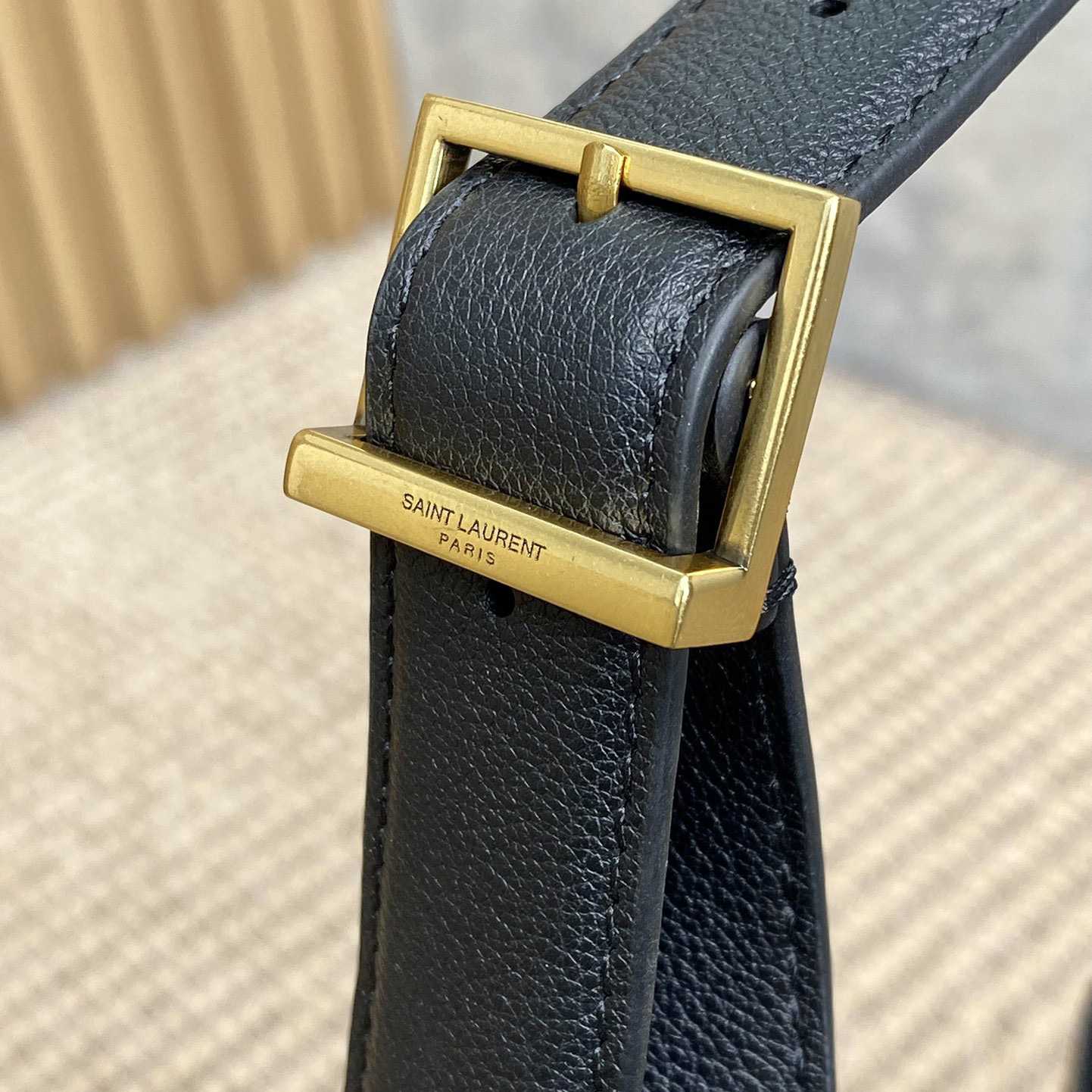 Saint Laurent LE 5 À 7 Supple Small In Grained Leather - DesignerGu