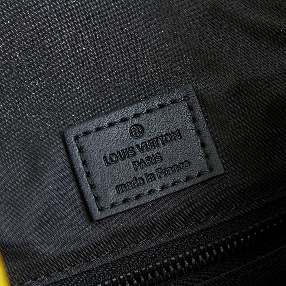 Louis Vuitton Christopher MM  M25016 - DesignerGu