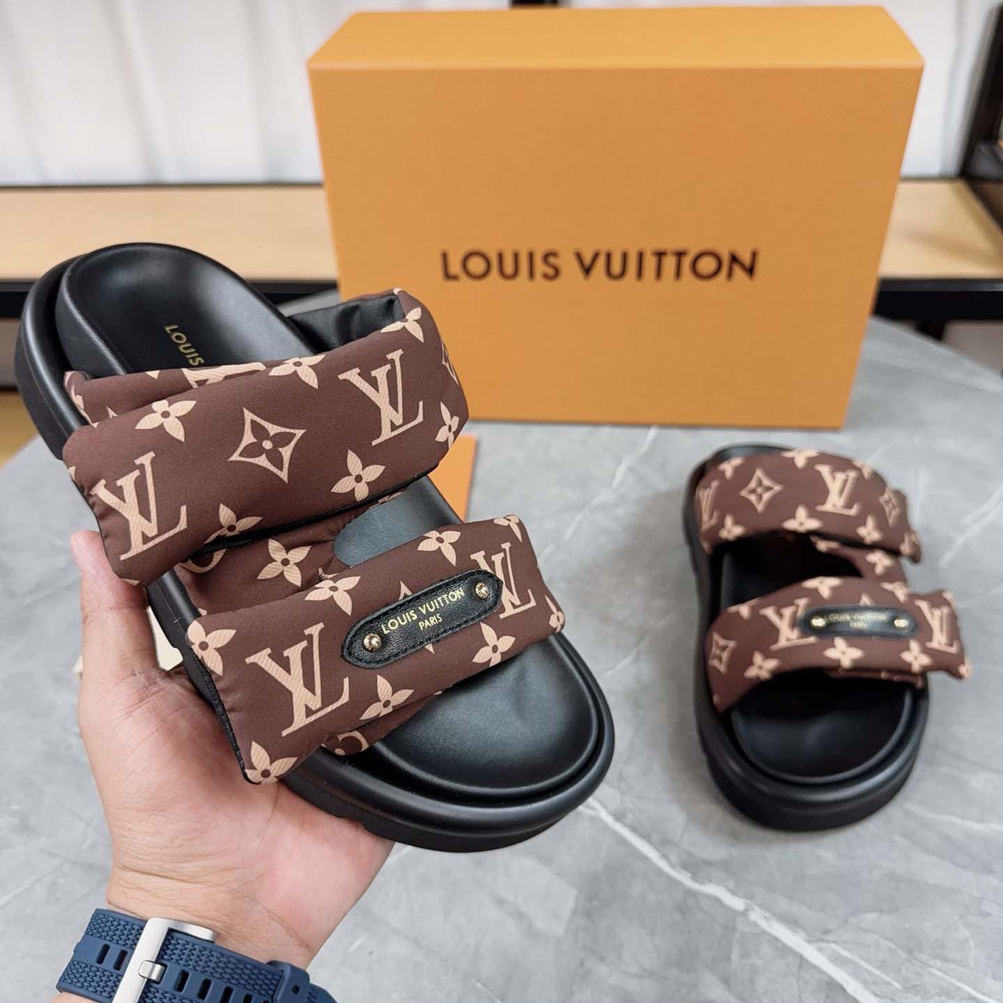 Louis Vuitton Pool Pillow Flat Comfort Mule - DesignerGu