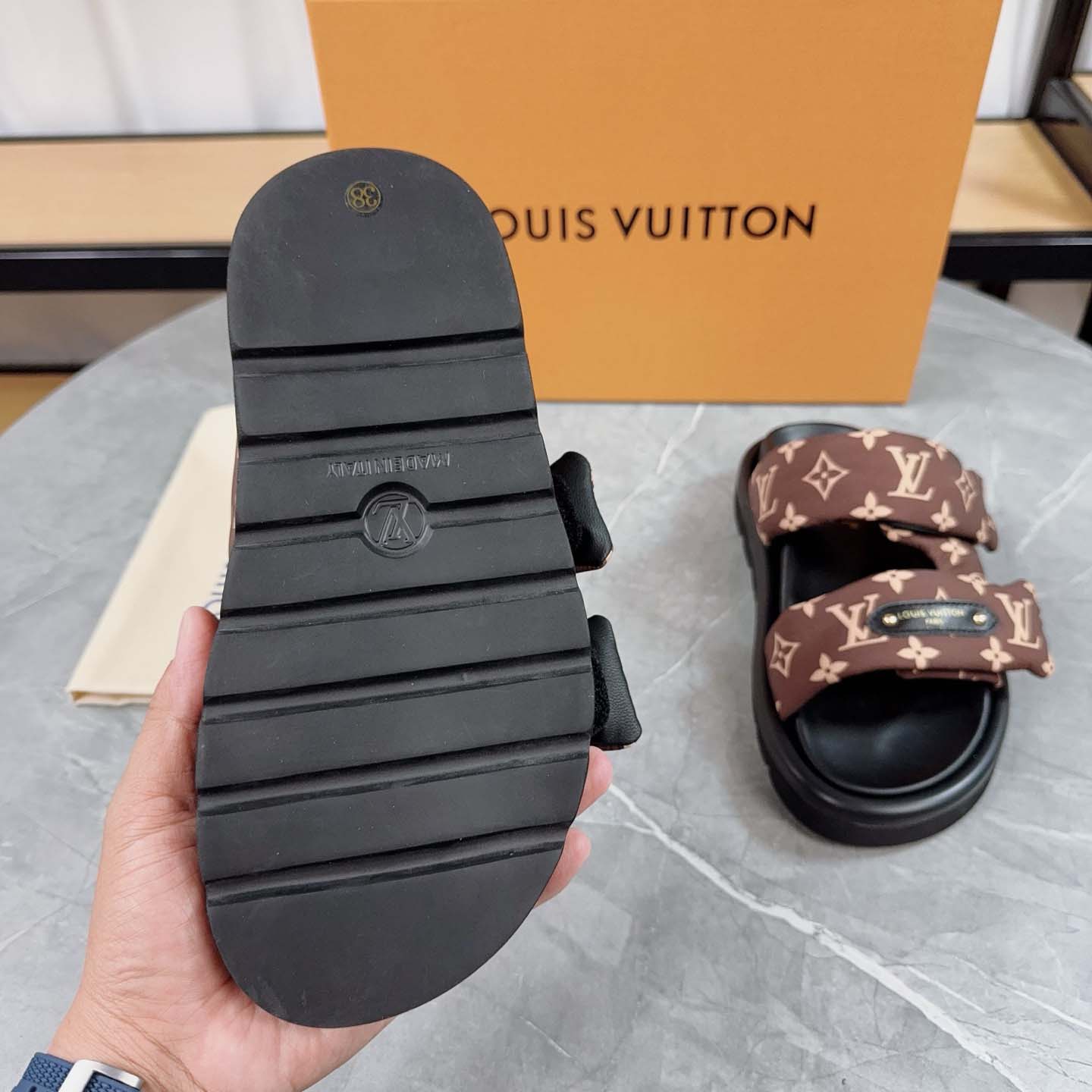 Louis Vuitton Pool Pillow Flat Comfort Mule - DesignerGu