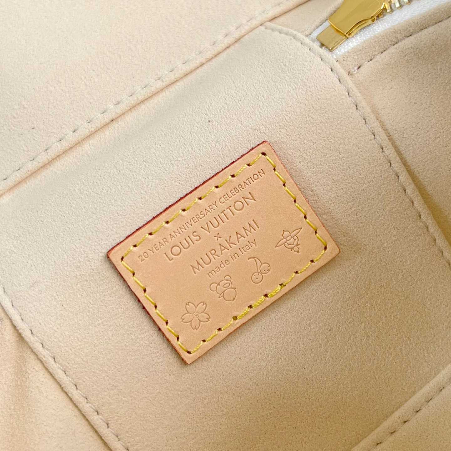 Louis Vuitton LV x TM Vanity Chain Pouch   M13662 - DesignerGu