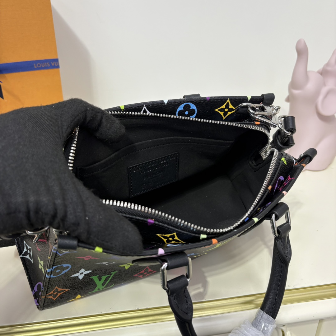 Louis Vuitton LV x TM OnTheGo East West Chain   M13260 - DesignerGu