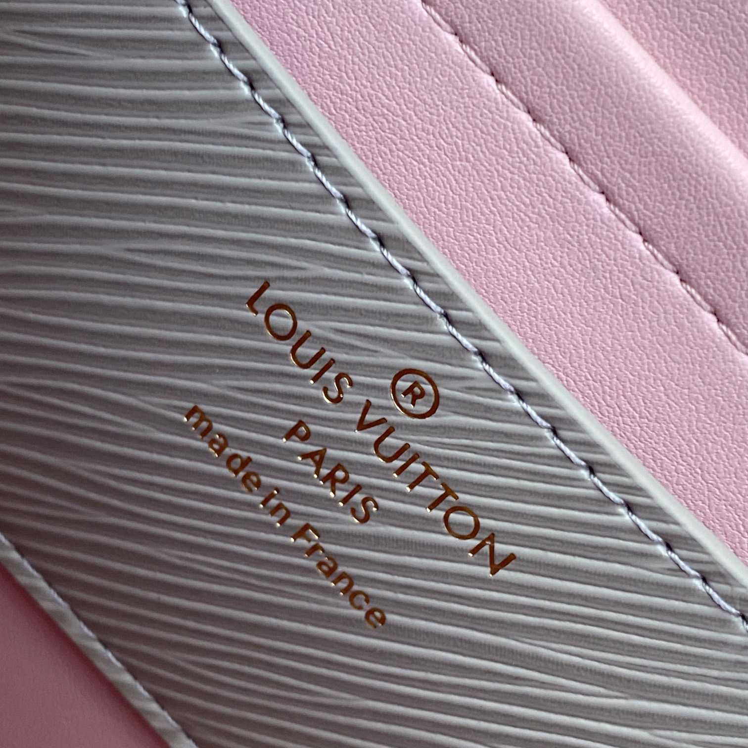 Louis Vuitton Twist   M21026 （23 x 17 x 9.5cm） - DesignerGu