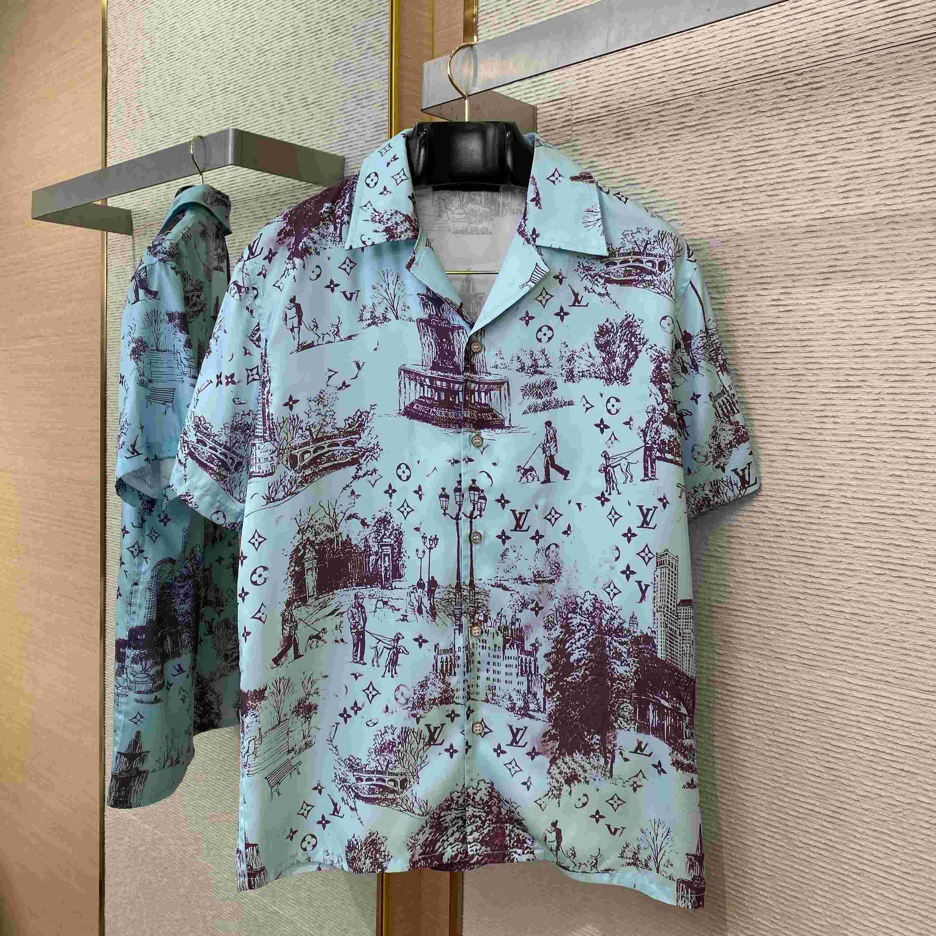 Louis Vuitton Tracksuits - DesignerGu