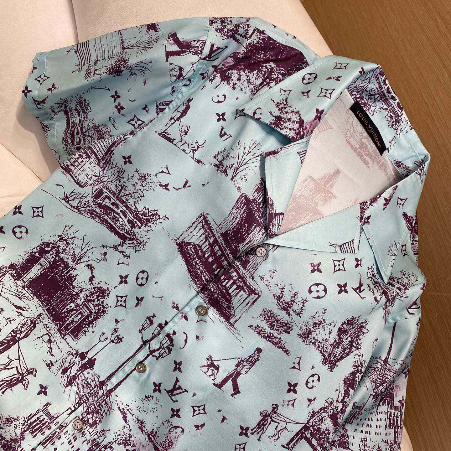 Louis Vuitton Tracksuits - DesignerGu