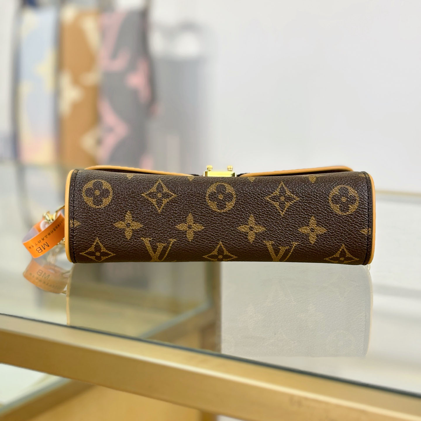  Louis Vuitton Pochette Camille   M13566 - DesignerGu