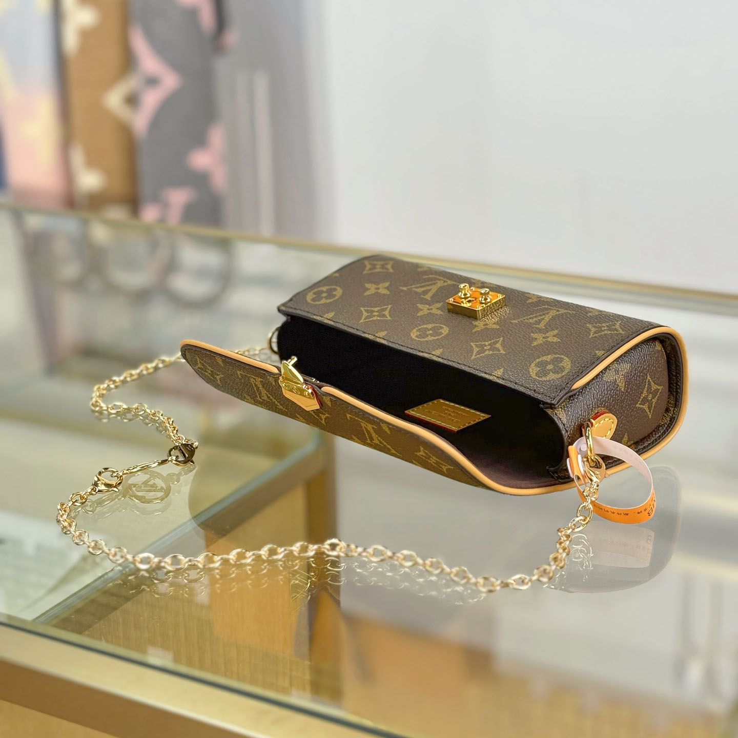  Louis Vuitton Pochette Camille   M13566 - DesignerGu