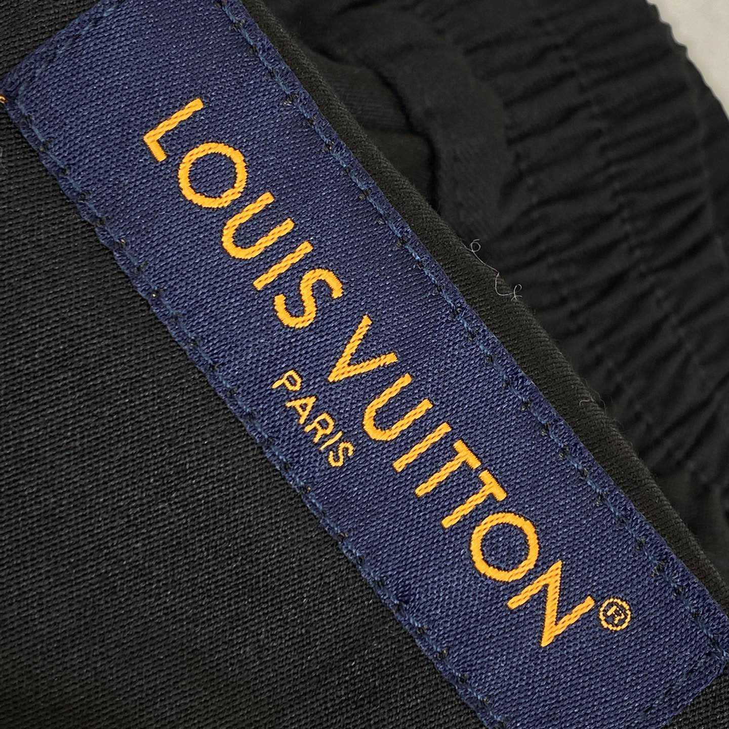 Louis Vuitton Drawstring Wool Pants  1AGJIW - DesignerGu