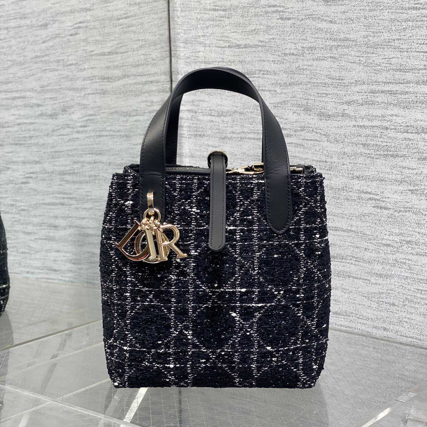 Dior Small Dior Toujours Vertical Tote Bag  - DesignerGu