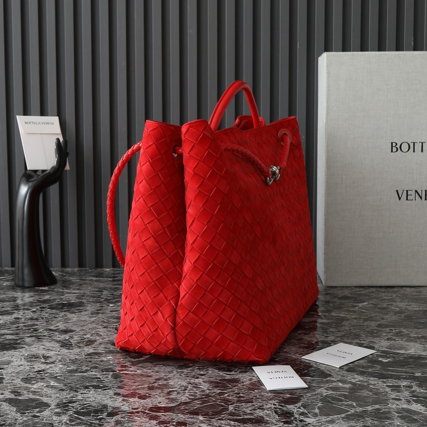 Bottega Veneta Large Andiamo Intrecciato Suede Tote    - DesignerGu