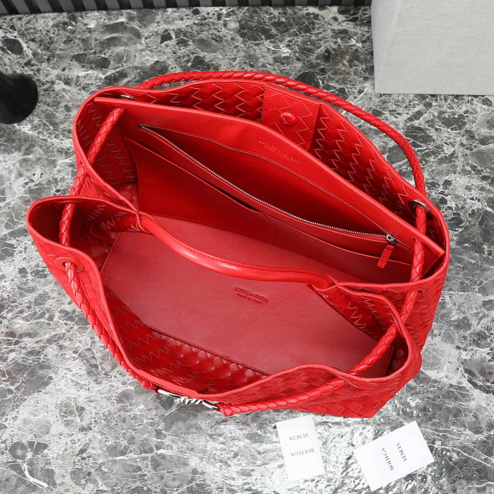 Bottega Veneta Large Andiamo Intrecciato Suede Tote    - DesignerGu