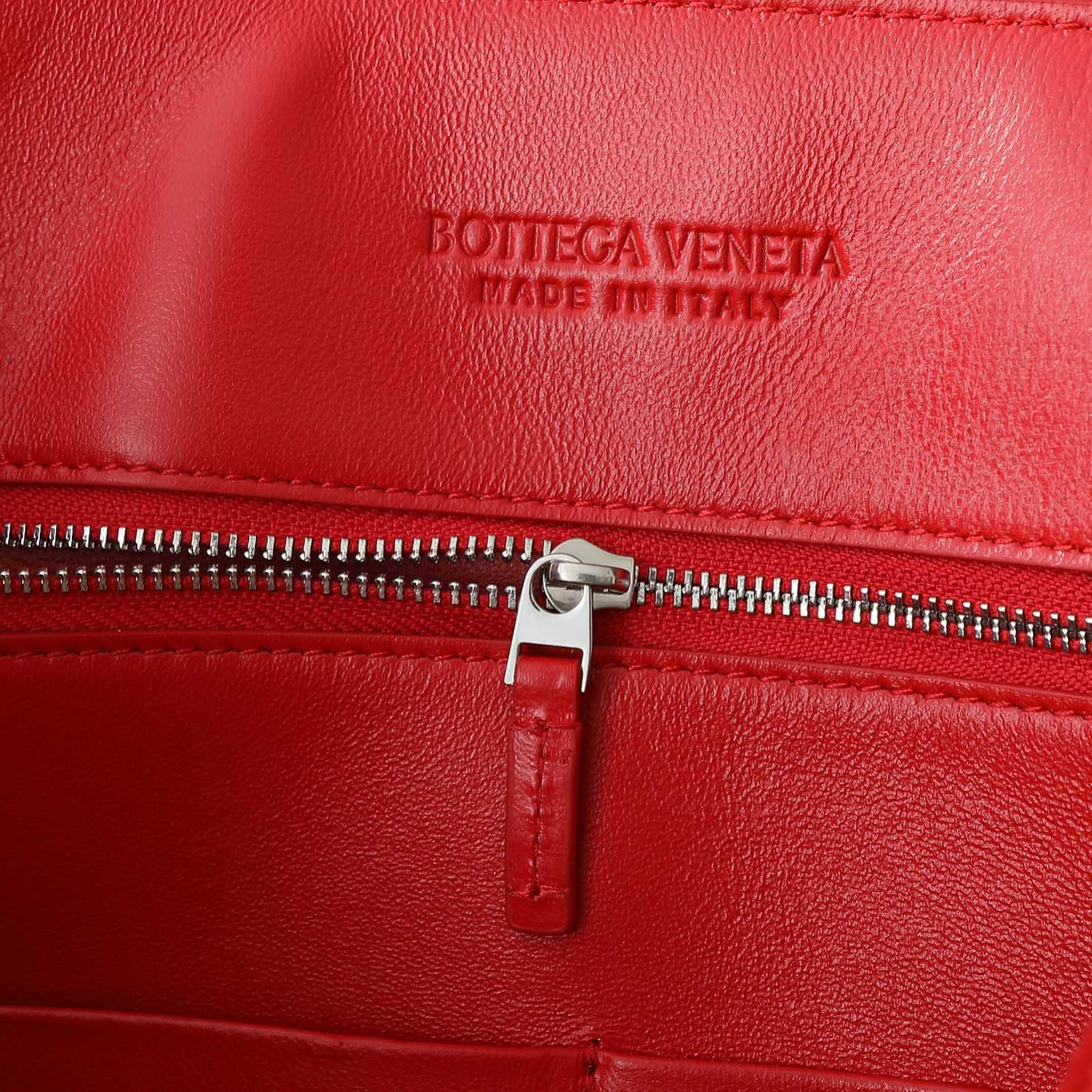 Bottega Veneta Large Andiamo Intrecciato Suede Tote    - DesignerGu