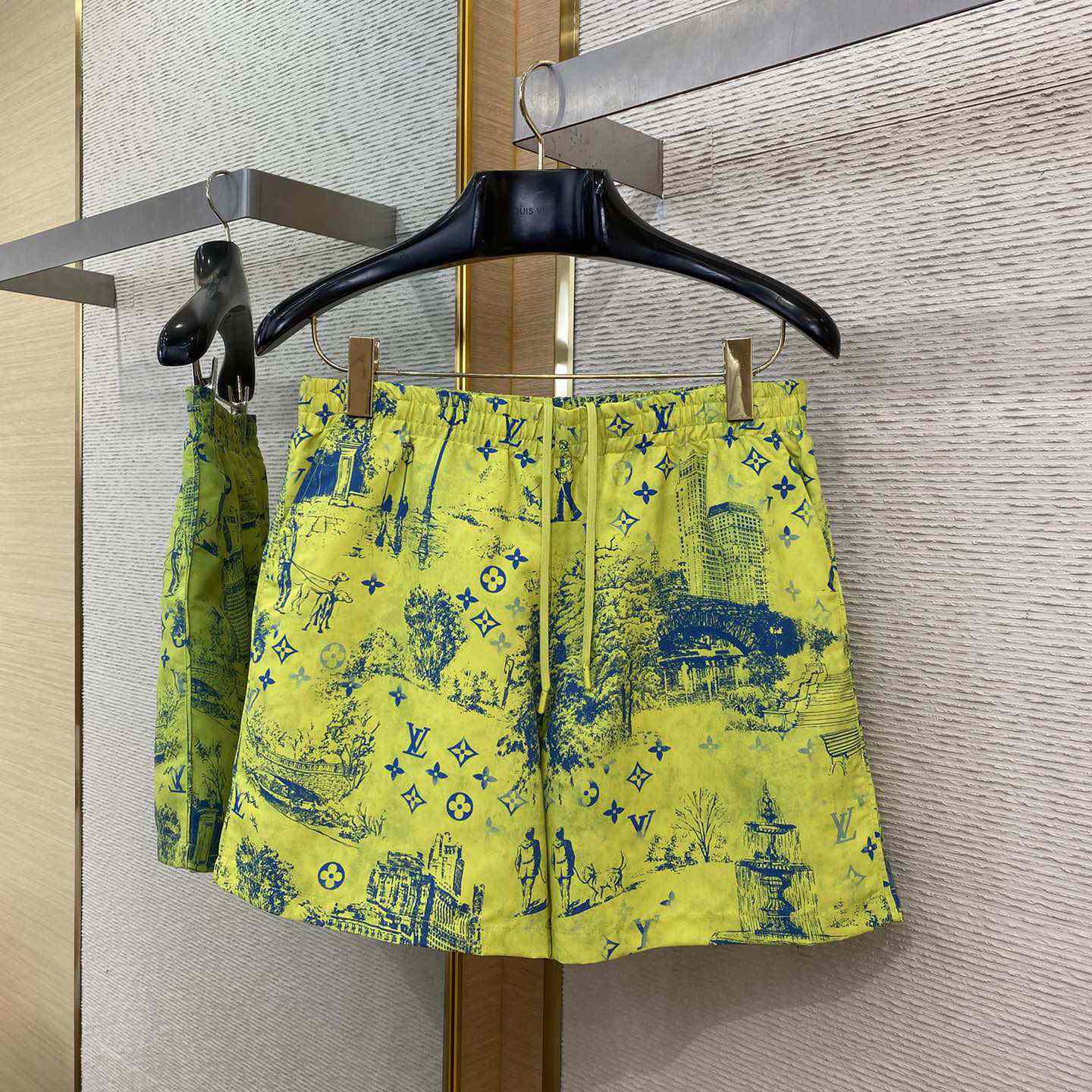 Louis Vuitton Tracksuits - DesignerGu