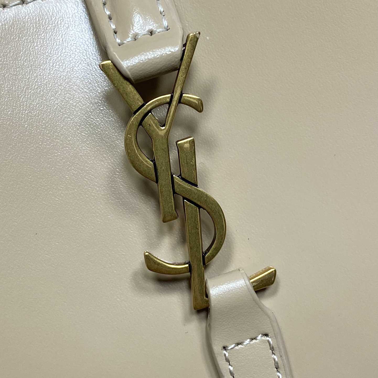 Saint Laurent Le 37 Mini In Shiny Leather - DesignerGu