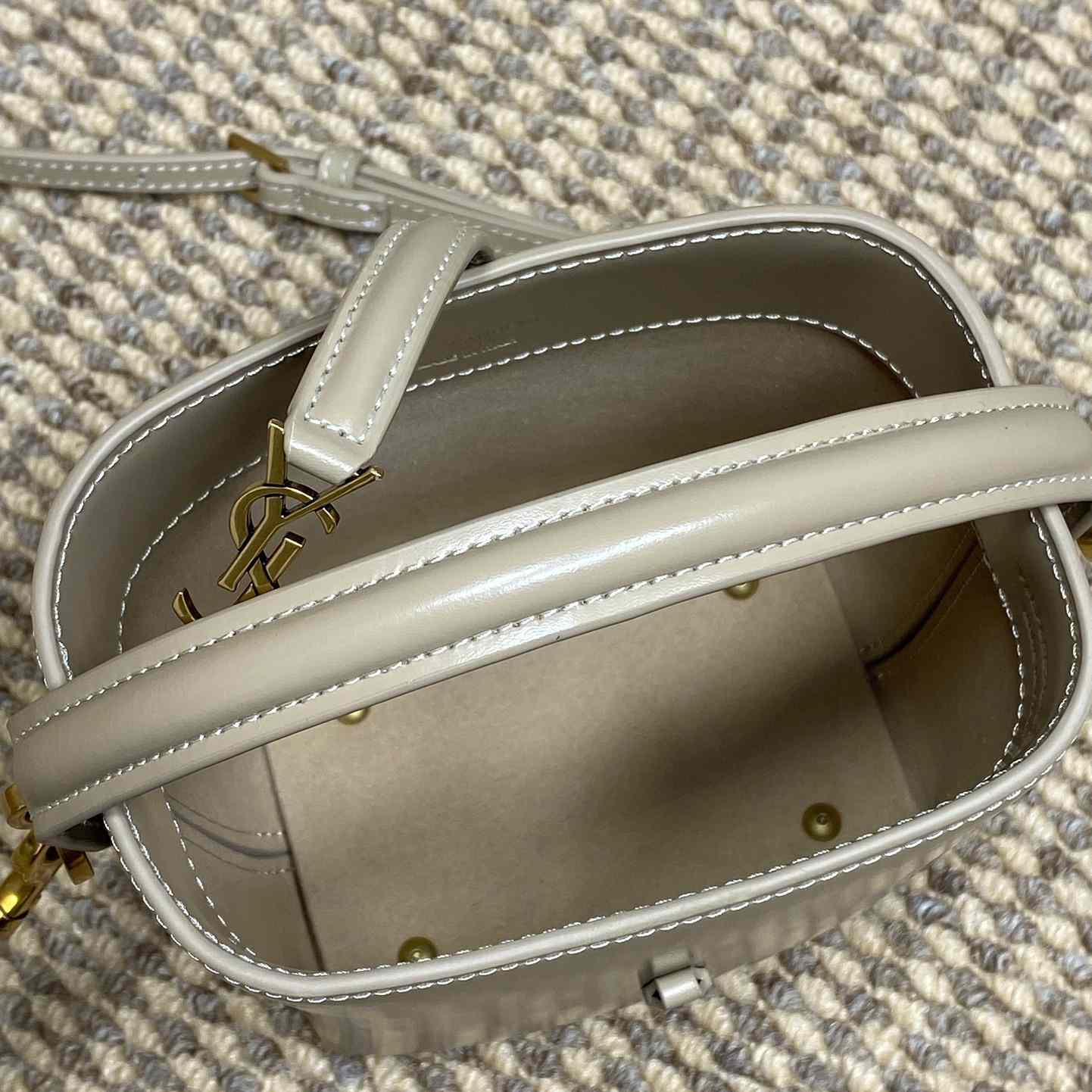 Saint Laurent Le 37 Mini In Shiny Leather - DesignerGu