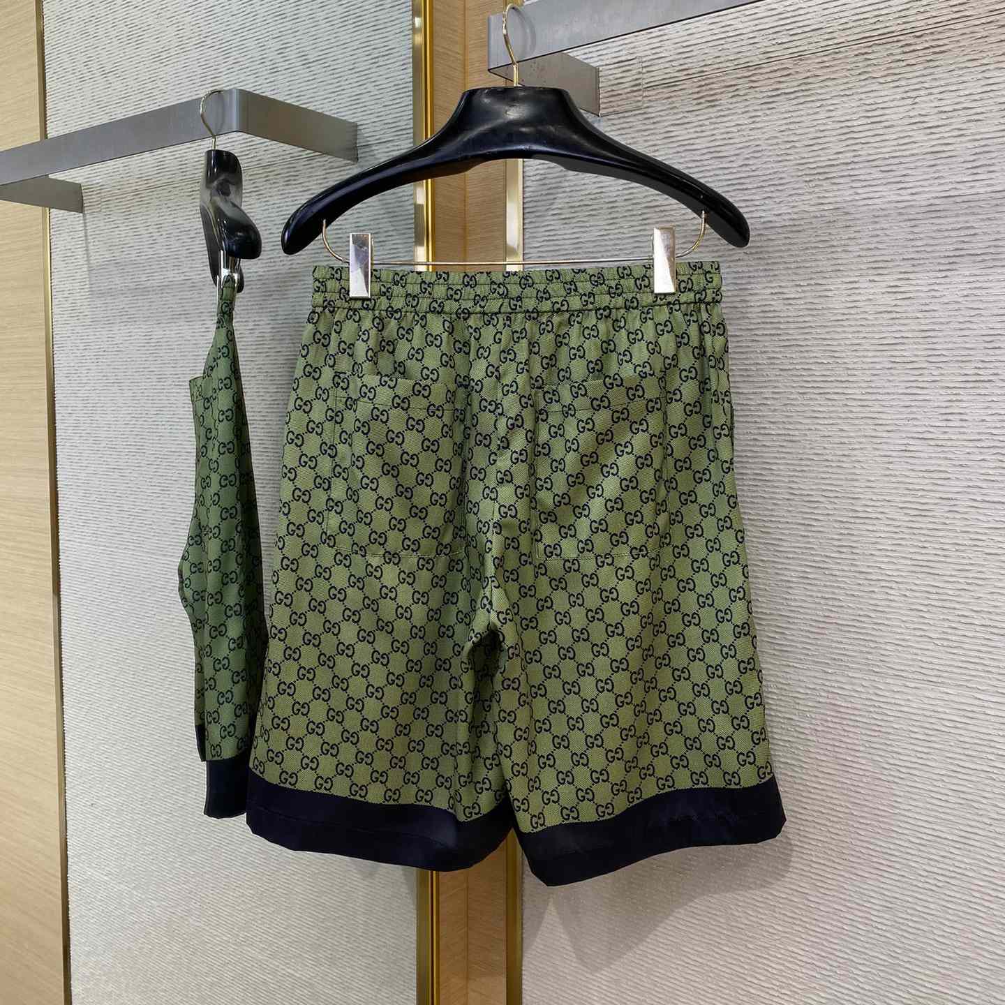 Gucci GG Horsebit Print Silk Twill Short - DesignerGu