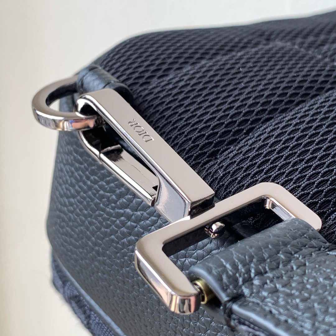 Dior Rider 2.0 Sling Bag  - DesignerGu