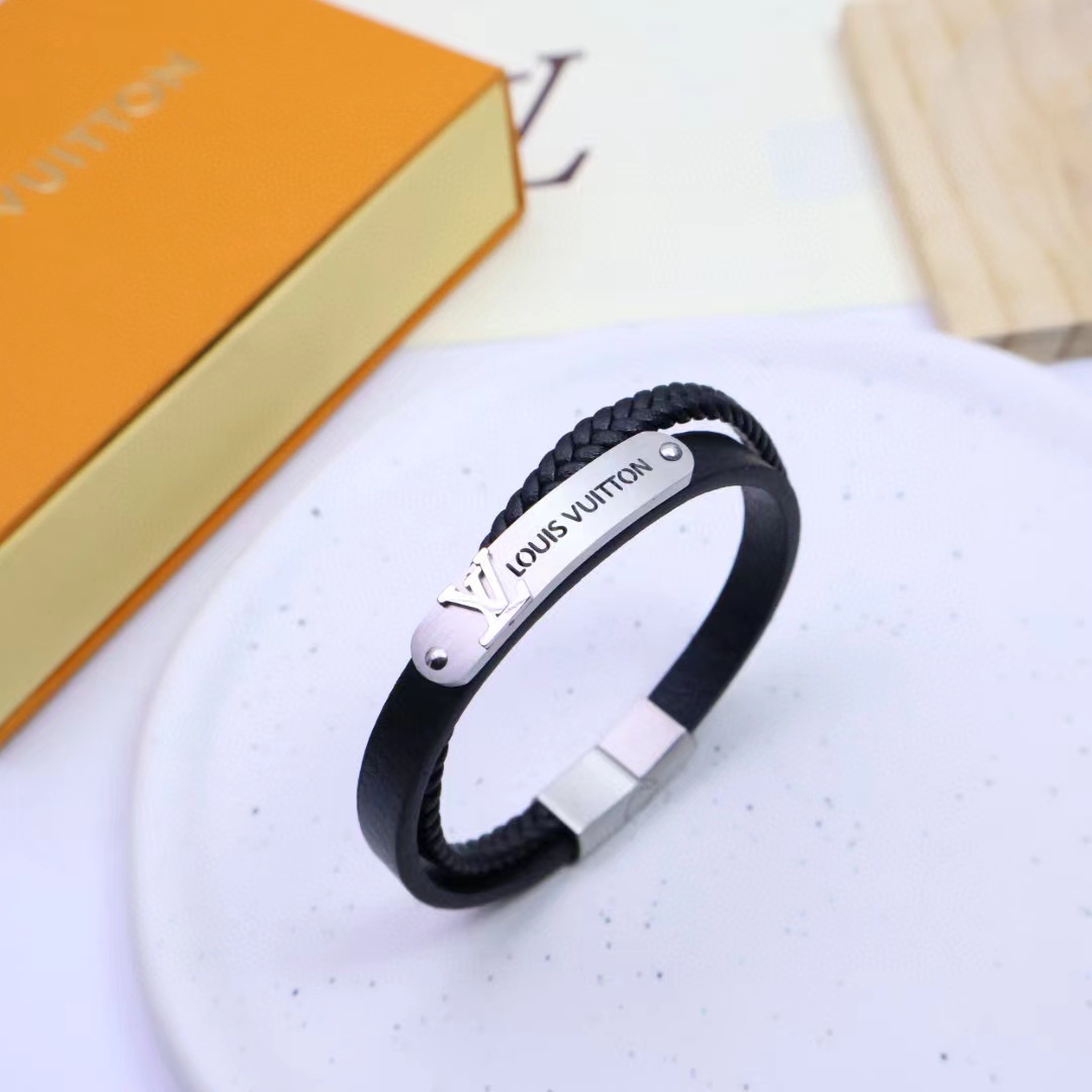 Louis Vuitton Bracelet - DesignerGu