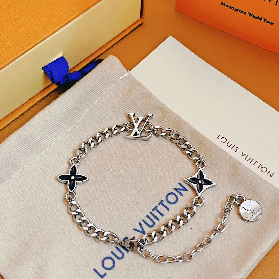 Louis Vuitton LV Spike Bracelet    M1520 - DesignerGu