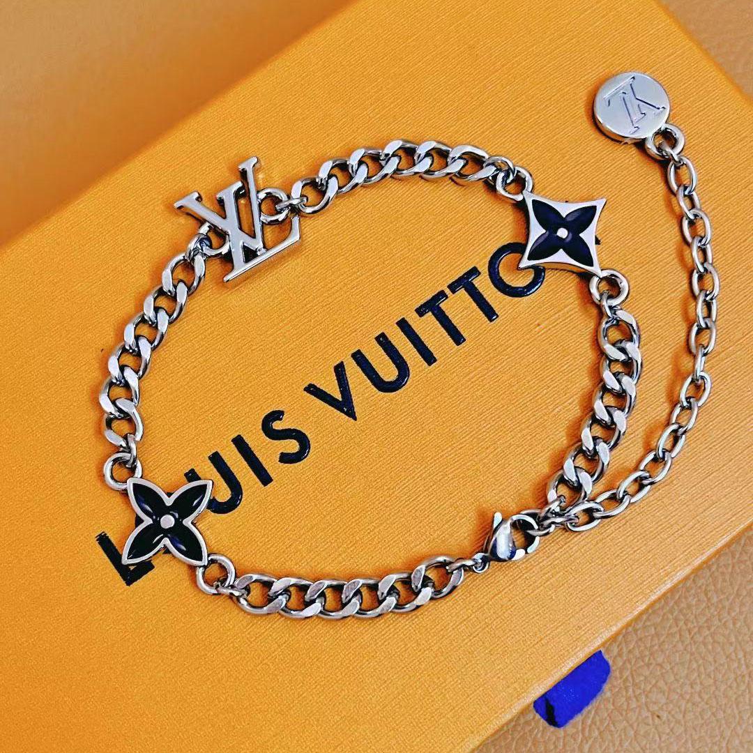 Louis Vuitton LV Spike Bracelet    M1520 - DesignerGu