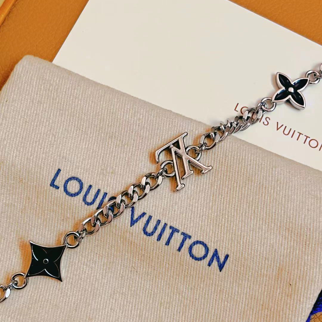 Louis Vuitton LV Spike Bracelet    M1520 - DesignerGu